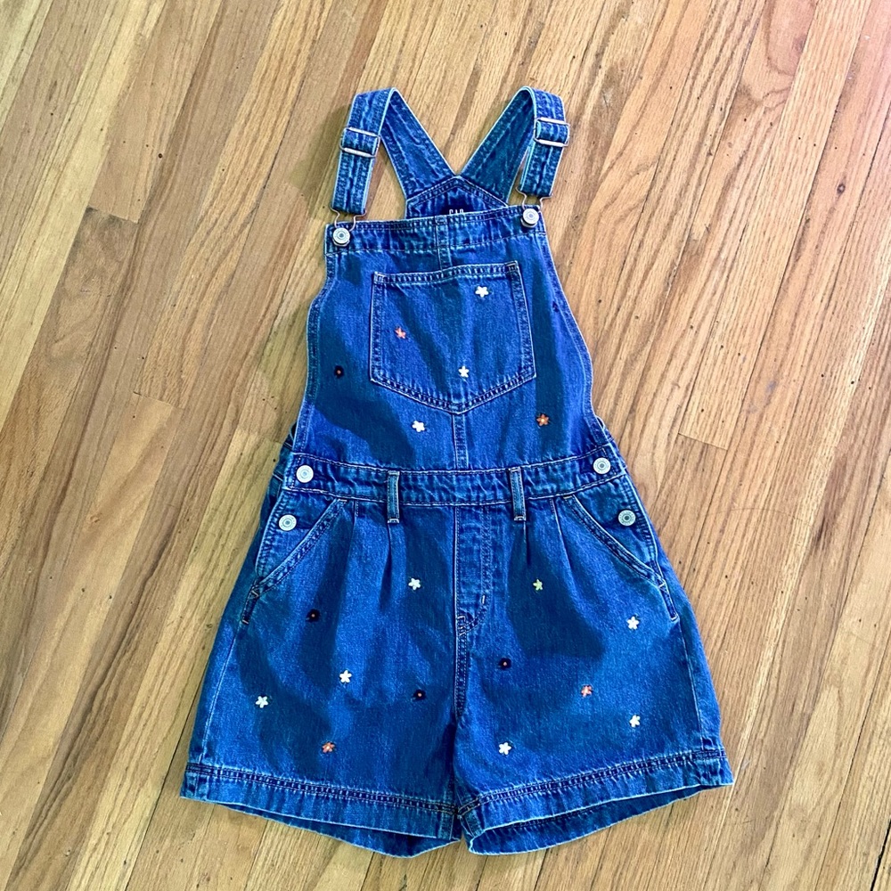 Gap kids embroidered denim overall shorts.